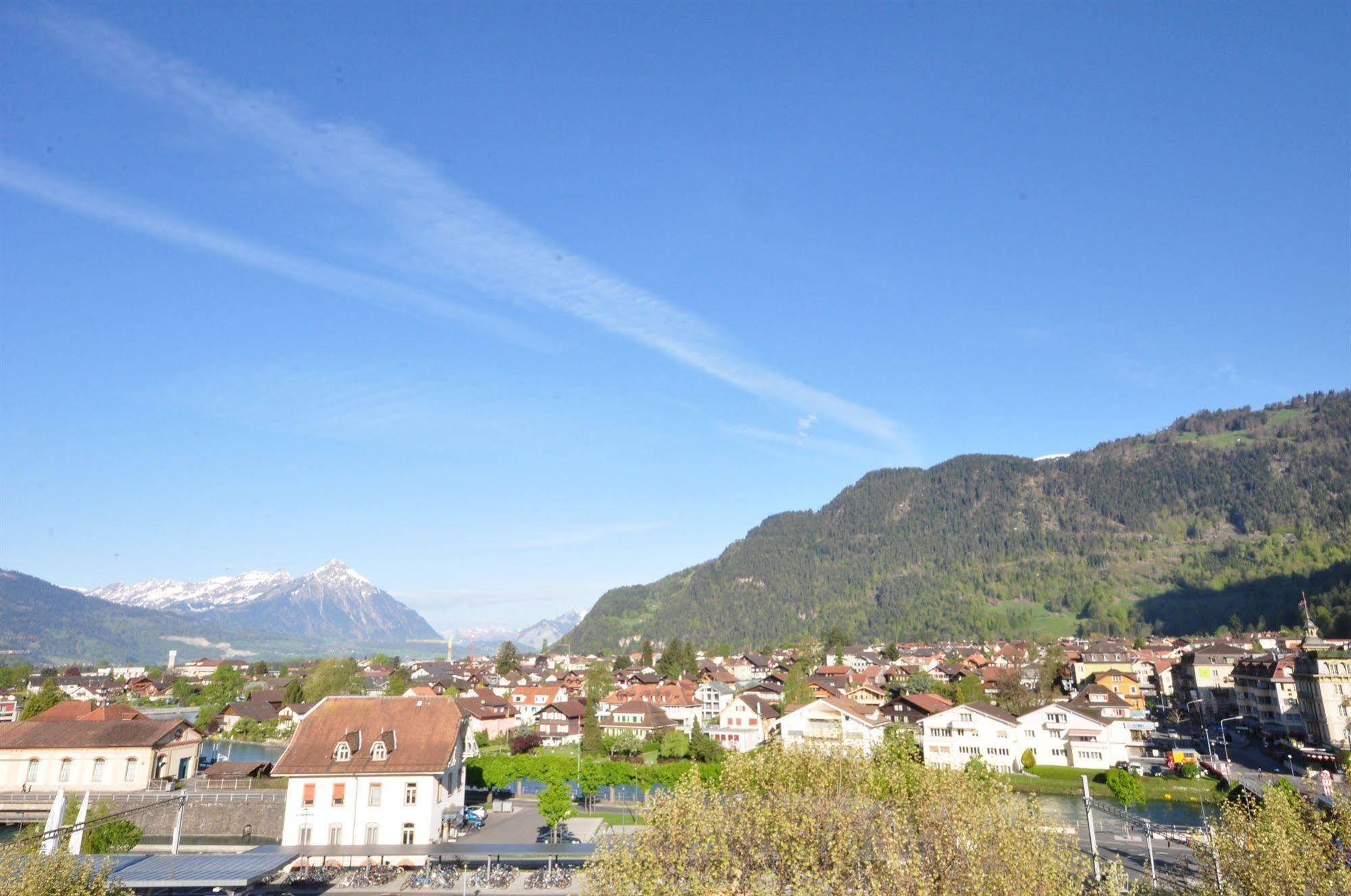 Hotel Merkur - West Station Interlaken Exterior photo